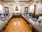 6 قرارات مهمة لرئيس جامعة القاهرة بعد لقائه مع طلاب كلية التجارة