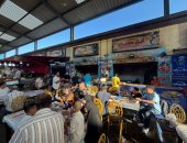 انتعاش سياحى وتجارى كبير فى بورسعيد خلال الخريف.. آلاف الزوار يتوافدون على أبرز المزارات الترفيهية المختلفة.. سوق السمك الحضارى يجذب المواطنين.. وبورفؤاد تتميز بالطابع الأوروبى والمعالم التاريخية الفريدة.. صور