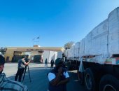 مراسل القاهرة الإخبارية: وفد أوروبي رفيع يتفقد معبر رفح ومراكز المساعدات بالعريش