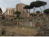 انهيار برج من العصور الوسطى فى روما أثناء أعمال الترميم.. فيديو