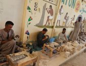 هدايا السياح أشكال وألوان....صناعة المجسمات الفرعونية تبهر زوار الأقصر