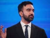 العالم هذا الصباح.. سبانبرجر تحسم سباق حاكم فرجينيا لصالح الديمقراطيين وغزالة هاشمى نائبة لها.. إعلان فوز الديمقراطى زهران ممداني بمنصب عمدة مدينة نيويورك.. وإسرائيل تكشف هوية رهينة تسلمت جثتها من حماس