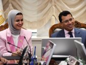 وزير الرياضة يلتقى وزيرة شؤون الشباب بدولة البحرين