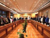 مجلس جامعة حلوان يقف دقيقة حداد على أرواح أساتذته الراحلين 