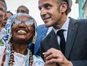 أحضان وقبلات.. ماكرون يخطف الأضواء بالبرازيل على هامش قمة المناخ "فيديو"