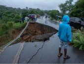 العالم هذا المساء.. غرق مدن الفلبين.. إعصار كالمايجى المدمر يحصد الأرواح.. وماكرون يخطف الأضواء بالبرازيل على هامش قمة المناخ بـ"الأحضان والقبلات".. وإيتمار بن غفير يشرف ميدانيا على هدم بيوت بالنقب..صور وفيديو