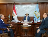 محافظ كفرالشيخ يناقش مشروعات التوسع والتطوير لتحسين الخدمات بالمحافظة