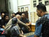 دموع وانهيار وقراءة للقرآن أبرز مشاهد محمد رمضان وعائلته فى جنازة والده