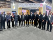 وزير الإسكان يتفقد جناح الوزارة بالمعرض الدولى للنقل الذكى واللوجستيات