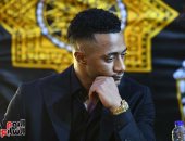 متابع يتمنى تعرض محمد رمضان لحادث سيارة.. والفنان يرد والجمهور يستنكر