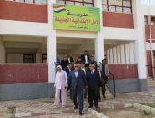 محافظ الوادي الجديد يتفقد جاهزية لجان انتخابات النواب بمركز الخارجة