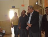 محافظ الغربية في جولة مفاجئة بمستشفى قطور المركزي وعيادة التأمين الصحي