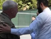 الرئيس السورى يلعب كرة السلة مع قائد قوات التحالف الدولى ضد داعش.. فيديو