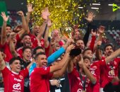 وليد صلاح الدين يطالب الشناوي بتأجيل رفع الكأس لحين وصول أفراد الجهاز