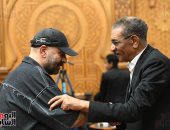 محمد سعد وأشرف زكي وسيد رجب يحضرون عزاء والد محمد رمضان.. صور 