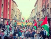 فلسطين حرة وإسرائيل قاتلة.. العالم ينتفض لفلسطين.. متظاهرون من 40 مدينة فى إسبانيا.. الآلاف يرفعون الأعلام الفلسطينية فى باريس.. لافتات تطالب بوقف الإبادة وفرض حظر شامل على بيع الأسلحة للاحتلال.. صور