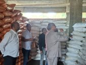 محافظ الإسماعيلية يتابع جهود مديرية الزراعة في انتظام صرف الأسمدة للموسم الشتوي