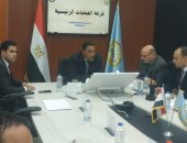 من داخل مركز السيطرة.. محافظ مطروح يتابع سير الانتخابات وتوافد الناخبين.. فيديو  