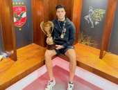 إمام عاشور يحتفل بالتتويج مع الأهلي بكأس السوبر ويعلق: الحمدلله.. صور