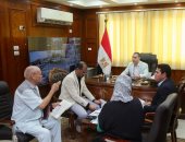 نائب محافظ كفرالشيخ يبحث عددا من طلبات وشكاوى المواطنين