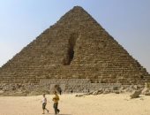 اكتشاف فراغات مملوءة بالهواء في هرم منقرع يدعم نظرية المدخل الخفي