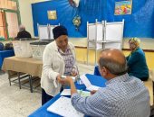 المرأة تثبت حضورها بقوة فى أول أيام التصويت بانتخابات النواب بالجيزة.. صور