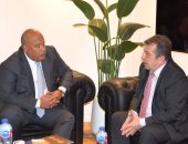 سفير أرمينيا يبحث مع رئيس غرفة القاهرة التجارية تعزيز التعاون