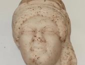 اكتشاف قناع رخامى عمره 2300 عام فى قرطاج القديمة بتونس