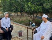 شيخ الأزهر يستقبل المفكر العالمي جيفري ساكس بمنزله في الأقصر