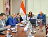 وزيرا الكهرباء والتنمية المحلية والقائم بأعمال البيئة يبحثان التعاون فى الطاقات المتجددة