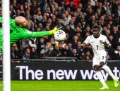 إنجلترا ضد صربيا.. ساكا يتقدم للأسود الثلاثة بالشوط الأول بتصفيات المونديال