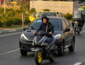 الإيرانيات يكسرن الحواجز بقيادة الدراجات النارية.. فيديو