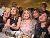 إلهام شاهين وليلى علوى وإيناس الدغيدى يحتفلن بيسرا لحصولها على وسام من فرنسا