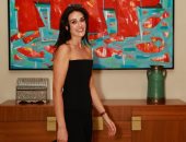 التركية إسرا بيلجيتش تشارك بجولة فى منطقة الأهرامات