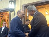 خالد عبد العزيز وعبد الله جورج ونجوم الرياضة يقدمون واجب العزاء فى محمد صبرى.. صور 