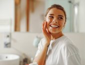 4 أبراج نسائية تعانى من هوس العناية بالبشرة.. أبرزها برج الأسد