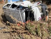 انقلاب سيارة نقل بعد اصطدامها بسيارتين وإصابة 3 أشخاص بطنطا