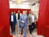 محافظ كفرالشيخ يتفقد تجهيزات المقر الرئيسي للانتخابات بنادي الخالدين