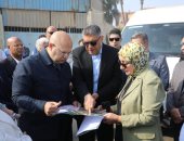 محافظ الجيزة يتفقد مشروعات تطوير الطرق.. ويؤكد: تحسين كفاءة المحاور أولوية