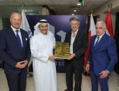 وزير الإعلام البحريني يبحث في زيارة للشركة المتحدة سبل التعاون الإعلامي.. صور