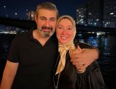 ياسر جلال ينشر صوره مع زوجته ويعلق: كل سنة وأنتي طيبة يا حبيبتى