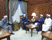 شيخ الأزهر يستقبل رئيس جامعة سراج الهدى الهندية لبحث التعاون المشترك