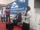 الدكتور محمد ثروت يشرح مهارات التفكير النقدى لطلاب المعهد العالي بأوسيم