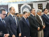وزراء وكبار رجال الدولة فى جنازة والدة وزير التموين