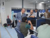 عميد طب قصر العينى يتفقد امتحانات البكالوريوس ويؤكد على دعم الطلاب