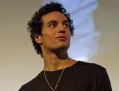 الفلسطيني آدم بكري ينضم إلى مسلسل الحب والحرب بطولة منة شلبي وإياد نصار