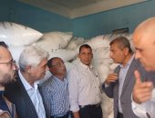 محافظ أسيوط يشدد على متابعة صرف وتوزيع الأسمدة الزراعية بالقرى