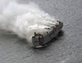 مخاوف من انفجار مواد خطرة.. آخر تطورات حريق بسفينة حاويات بميناء لوس أنجلوس