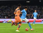 نابولي يقفز لصدارة الدوري الإيطالي مؤقتا بثلاثية ضد أتالانتا.. فيديو