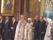 محافظ أسيوط يشارك فى قداس ترقية الأنبا يوأنس إلى رتبة مطران بالكاتدرائية المرقسية